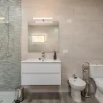 Vinidum Climated Pool,jacuzzi,movietheather וילה ארונה