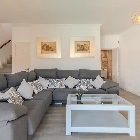 Vinidum Climated Pool,jacuzzi,movietheather 别墅 *