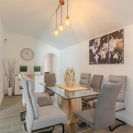 别墅 Vinidum Climated Pool,jacuzzi,movietheather *