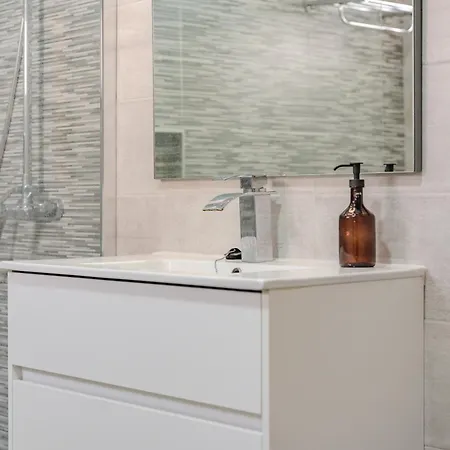 别墅 Vinidum Climated Pool,jacuzzi,movietheather 阿罗纳