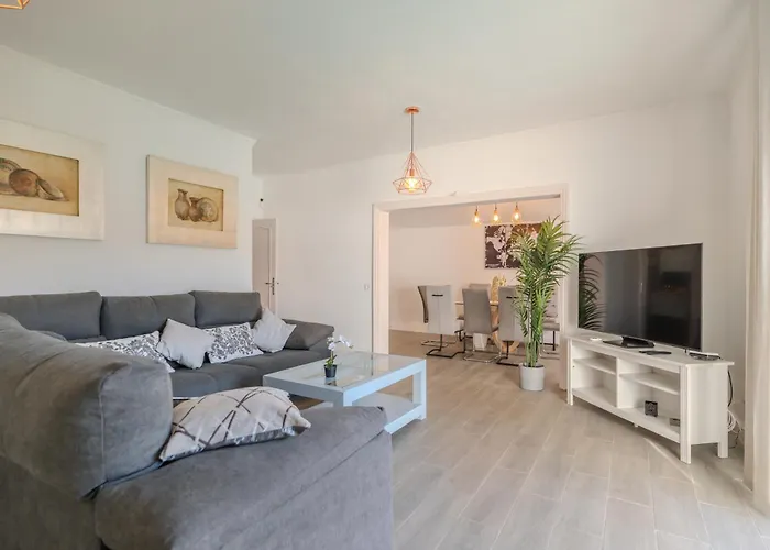 Vinidum Climated Pool,jacuzzi,movietheather Villa