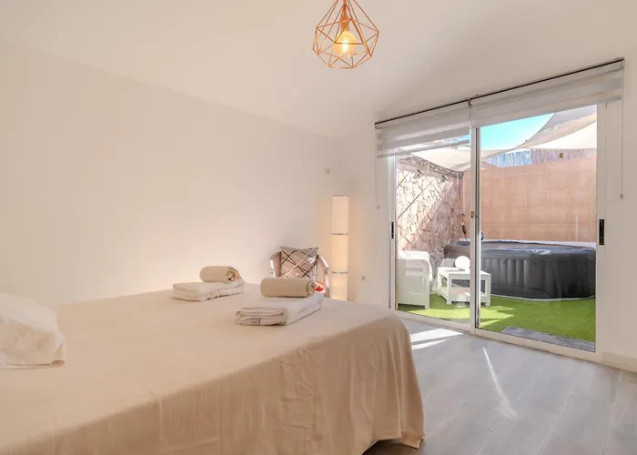 Vinidum Climated Pool,jacuzzi,movietheather Villa Arona (Tenerife)