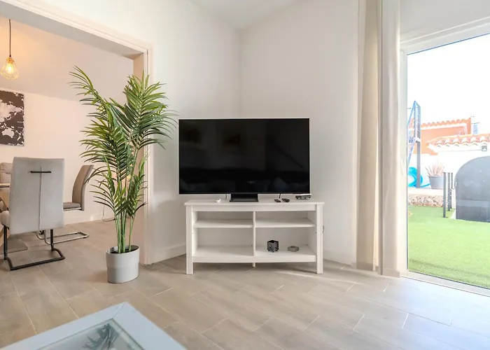 Villa Vinidum Climated Pool,jacuzzi,movietheather