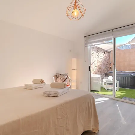 Vinidum Climated Pool,jacuzzi,movietheather Βίλα Arona (Tenerife)