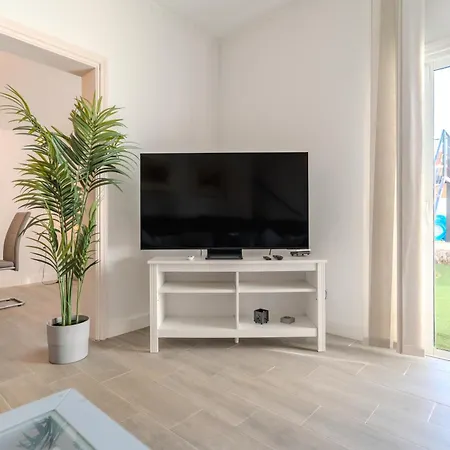 Βίλα Vinidum Climated Pool,jacuzzi,movietheather